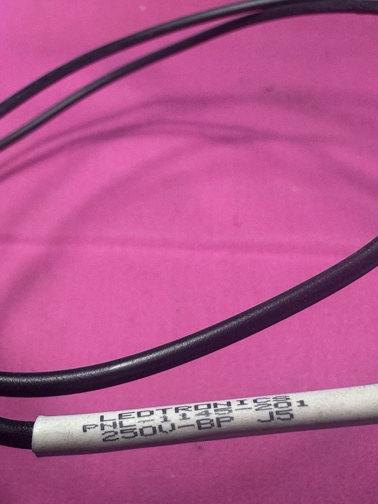 Ledtronics PNL-1145-201 (missing The Red Cap. )