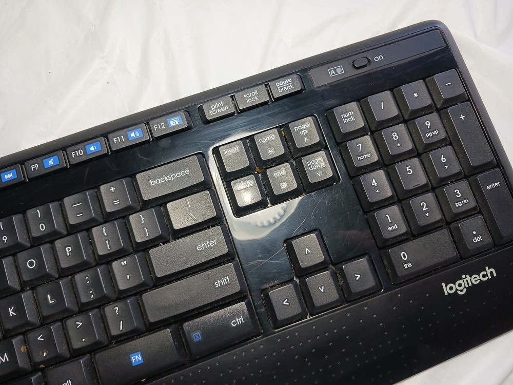 Logitech MK345 Wireless Keyboard (No Dongle) Untested
