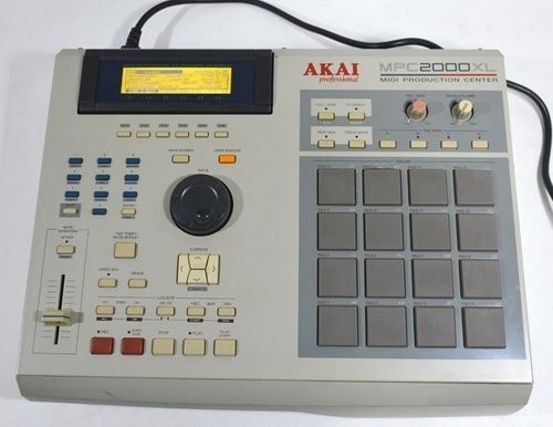 AKAI MPC2000XL Sampler Sequencer Drum Machine Tested Working Japan