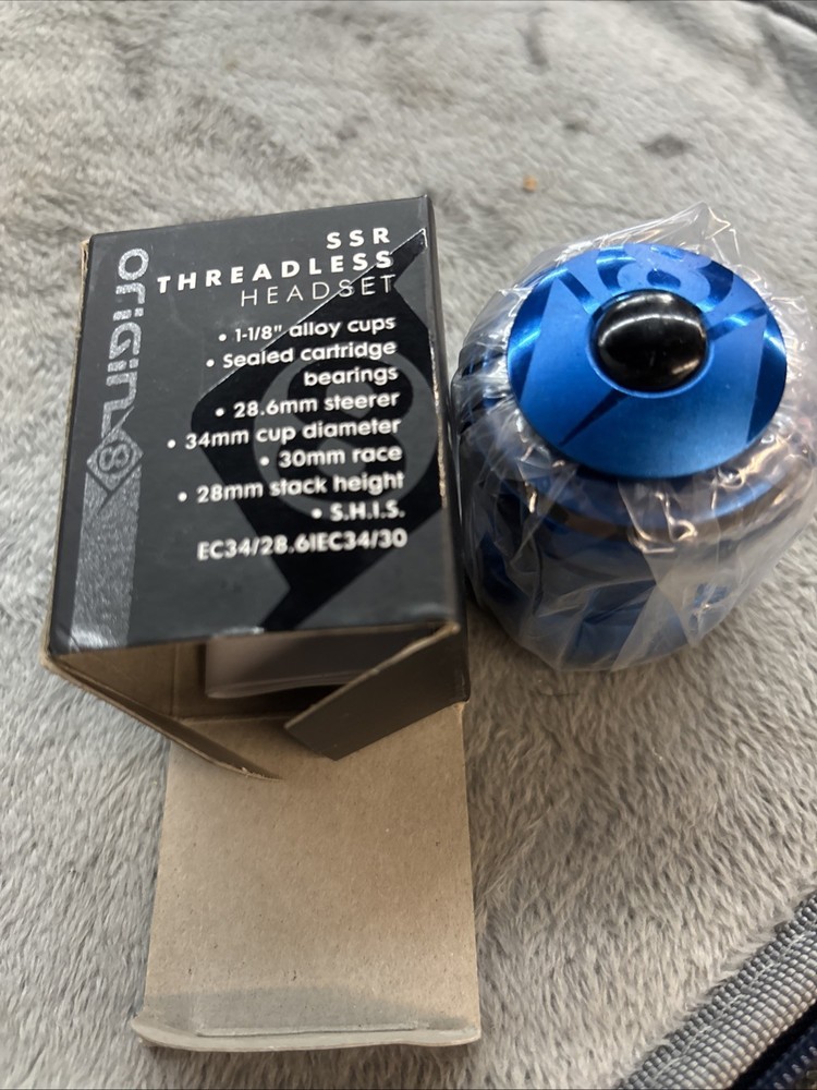 Origin8 SSR Threadless Headset, blue Anodized   1  1/8"