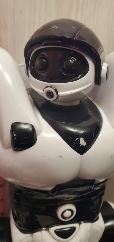 Wowwee Robosapien Remote Control robot READ