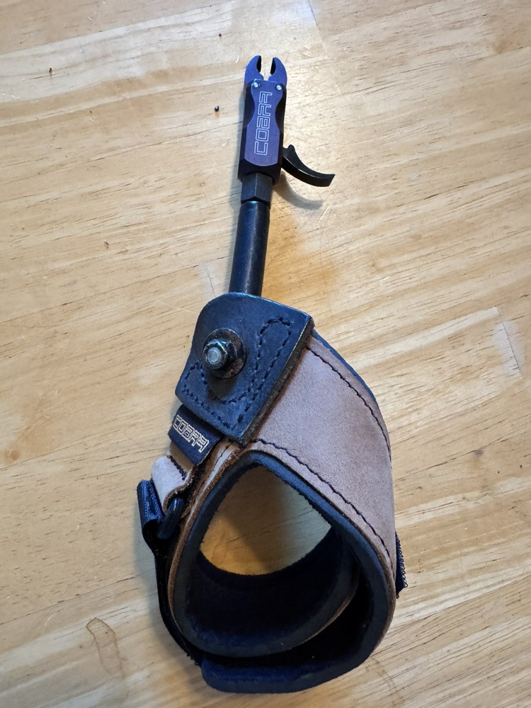 Martin Phantom compound bow Archery hunting w truglow sight, trigger,quiver,misc