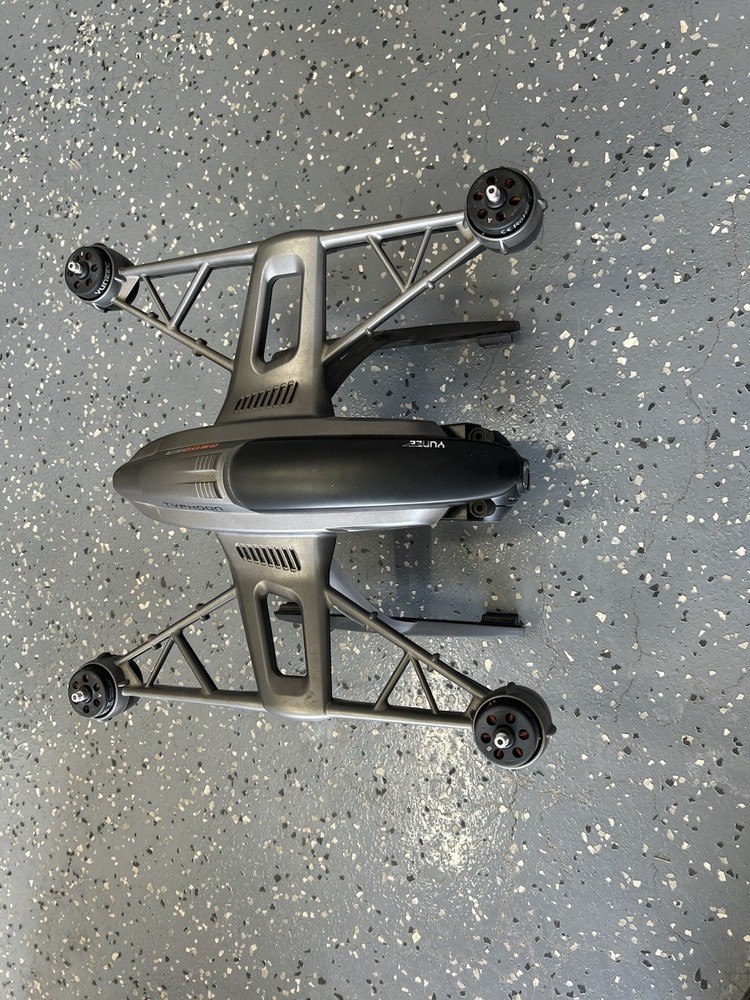 Yuneec Typhoon Q500 4K Quadcopter Drone Kit, Camera, LED Lights, Controller