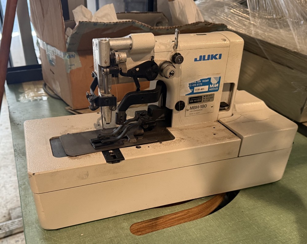 JUKI MBH-180 - BUTTONHOLE MACHINE - CHAINSTICTH