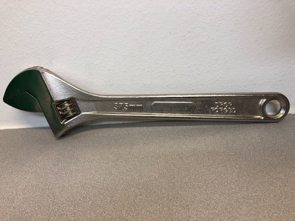 ADJUSTABLE WRENCH 15"