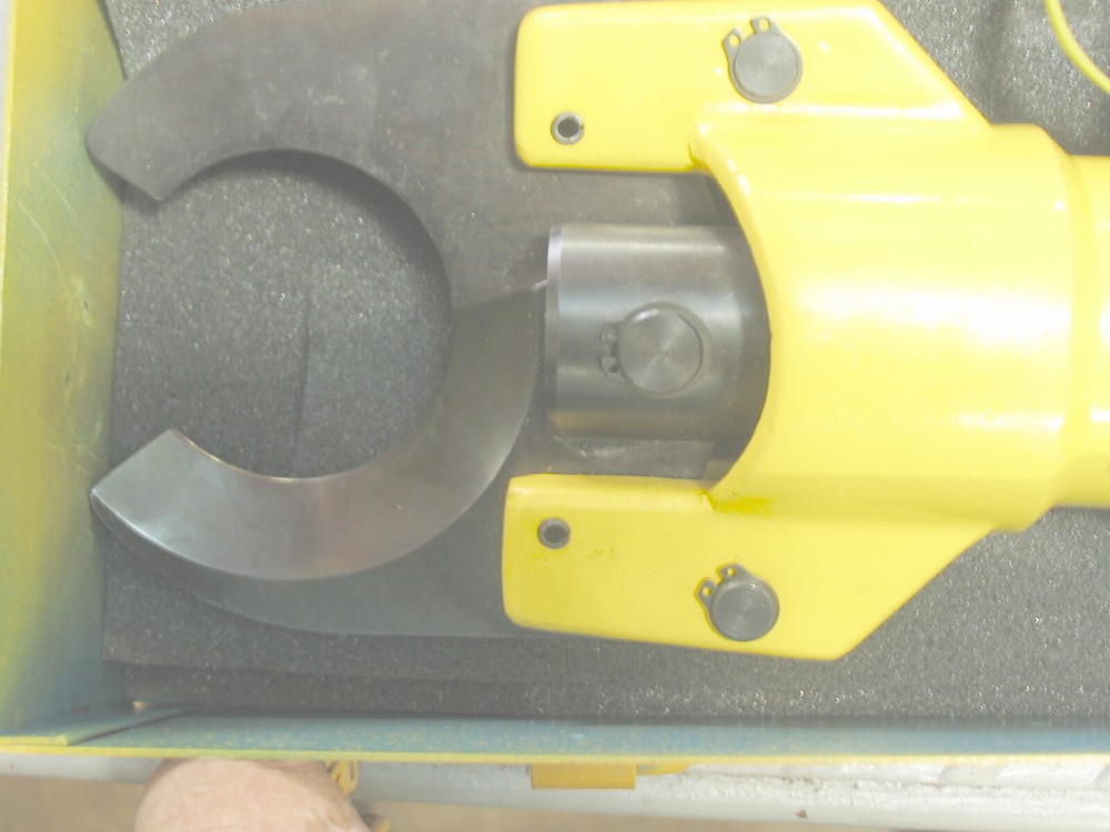 Split-Unit HD Hydraulic Cable Cutter (ENERPAC #CC-50B)w/case