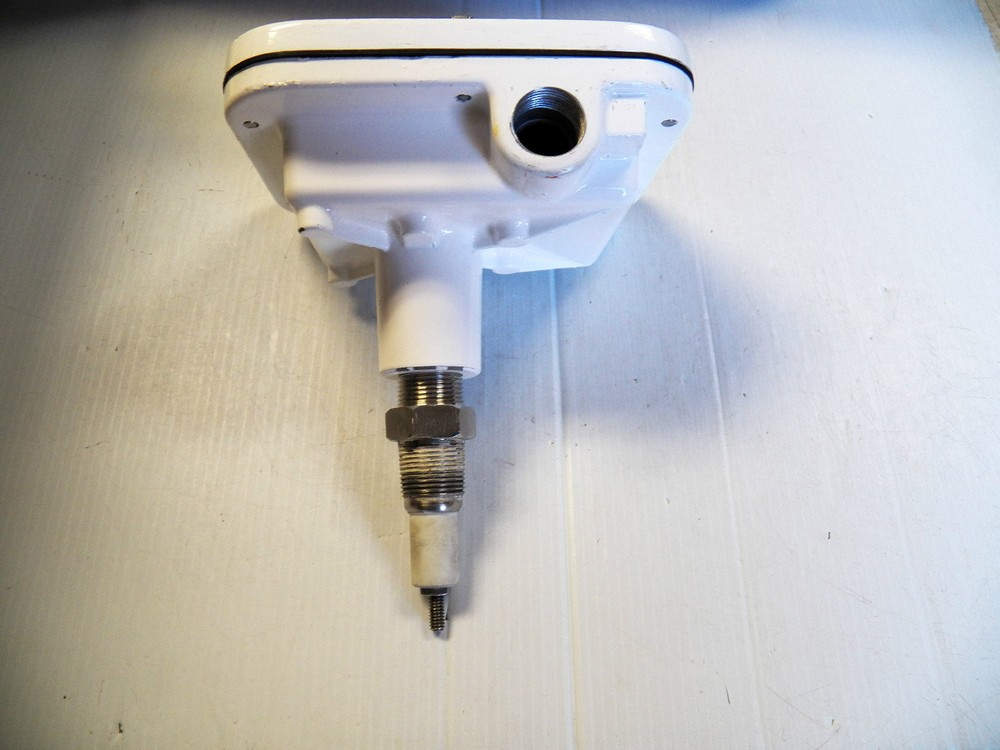 BINDICATOR RADAR TRACKER LCR3IG3AA100A 24VDC 3/4" NPT