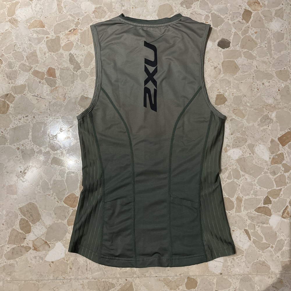 2xu triathlon Top
