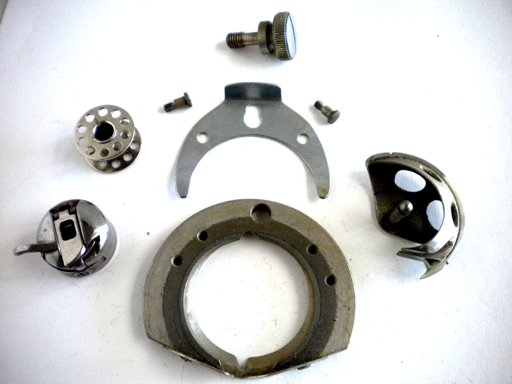 Vintage Morse 400 Sewing Machine Bobbin Case Hook Assembly