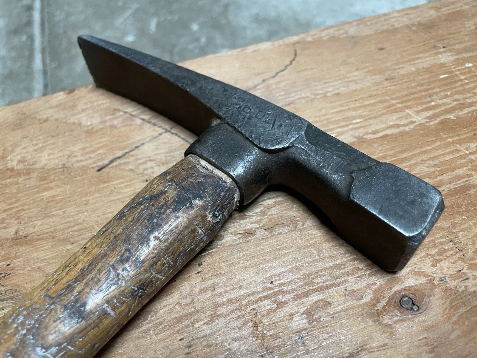 Vintage Vaughan Super Steel Stone Mason Brick Layer Masonry Hammer 16 oz