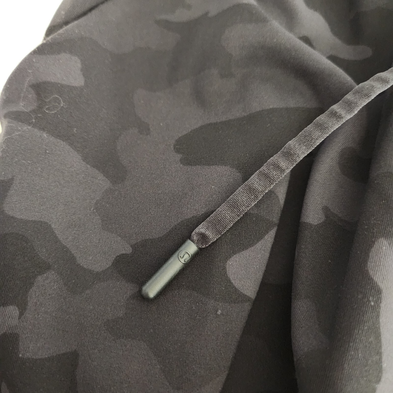 Lululemon Stretch High-Rise Crop Camo Pants Sz 14 LW6BOUS (34X23) Black Gray