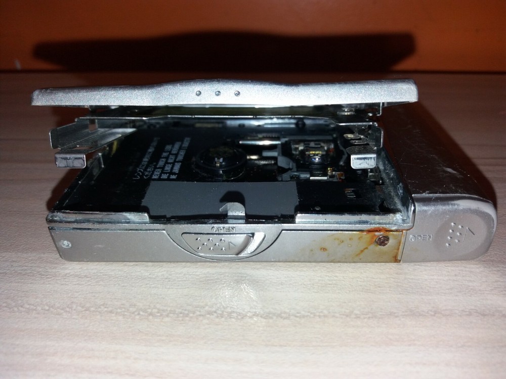Sharp MD-S50 Portable Minidisc Player