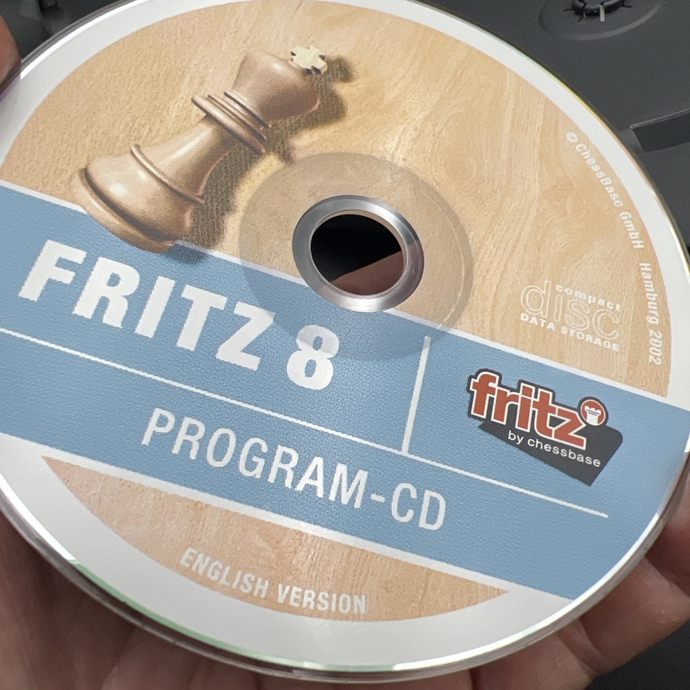 FRITZ 8 Chess Playing Software Chessbase PC CD-ROM 2004 Program That Has It All