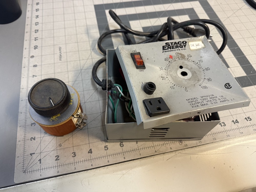 Staco Energy 3PN221B Variac Variable Transformer