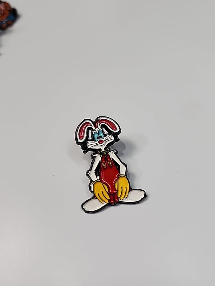 Roger Rabbit Lapel Pin Cartoon Character **