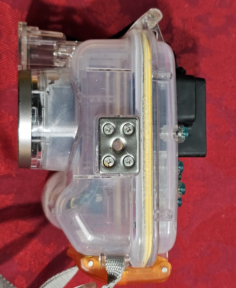 Canon WP-DC30 Waterproof Case 40M/130ft Housing for Powershot Camera Untested