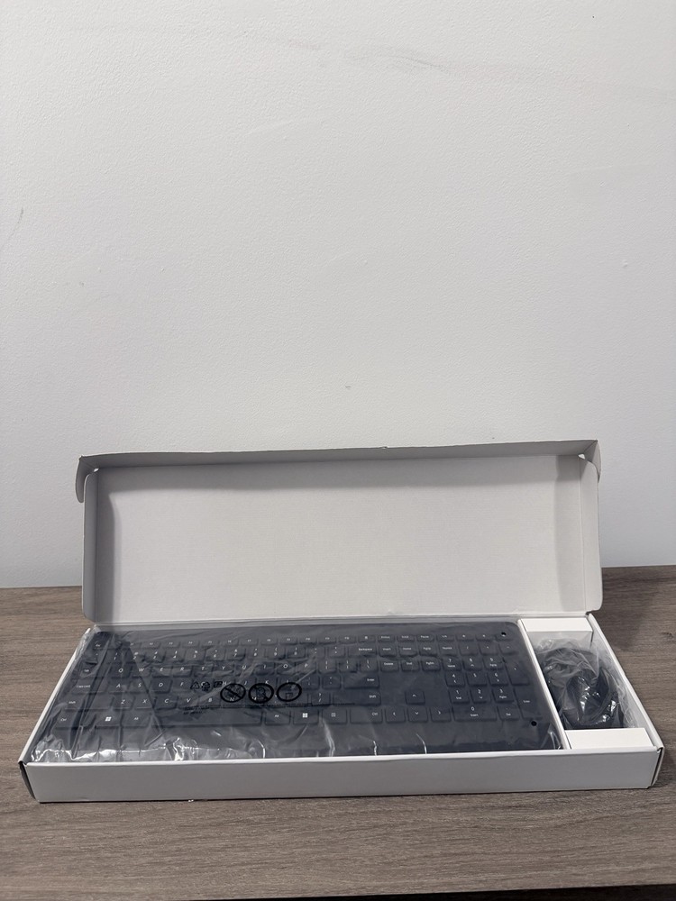 Microsoft Wireless 900 Desktop Keyboard & Mouse Bundle Soft-Touch Keys Full-Size