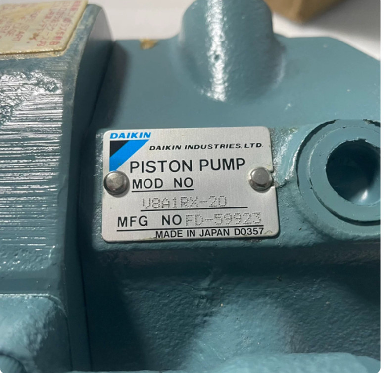 1pc NEW DAIKIN piston pump V8A1RX-20