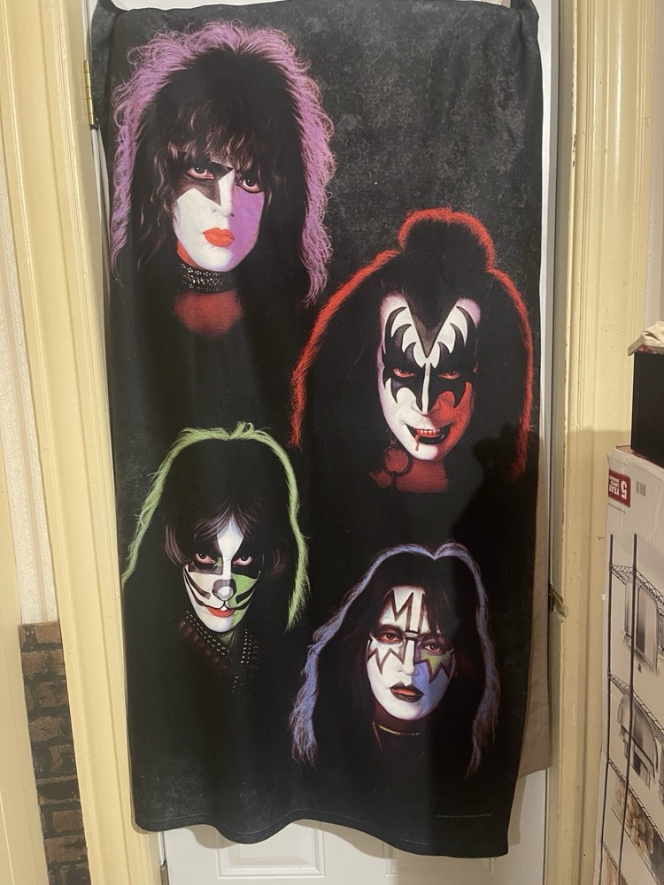 Rare KISS Band 2016 Paul Stanley Gene Simmons Peter Ace Frehley Throw Blanket