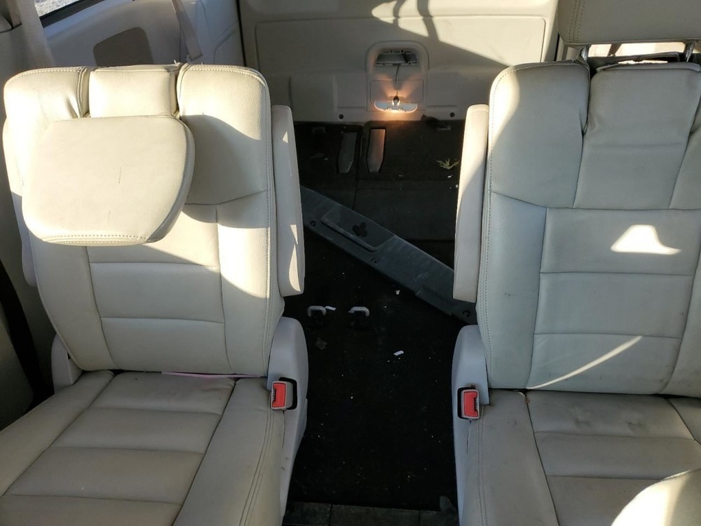 CARAVAN 2013 Glove Box 4912095