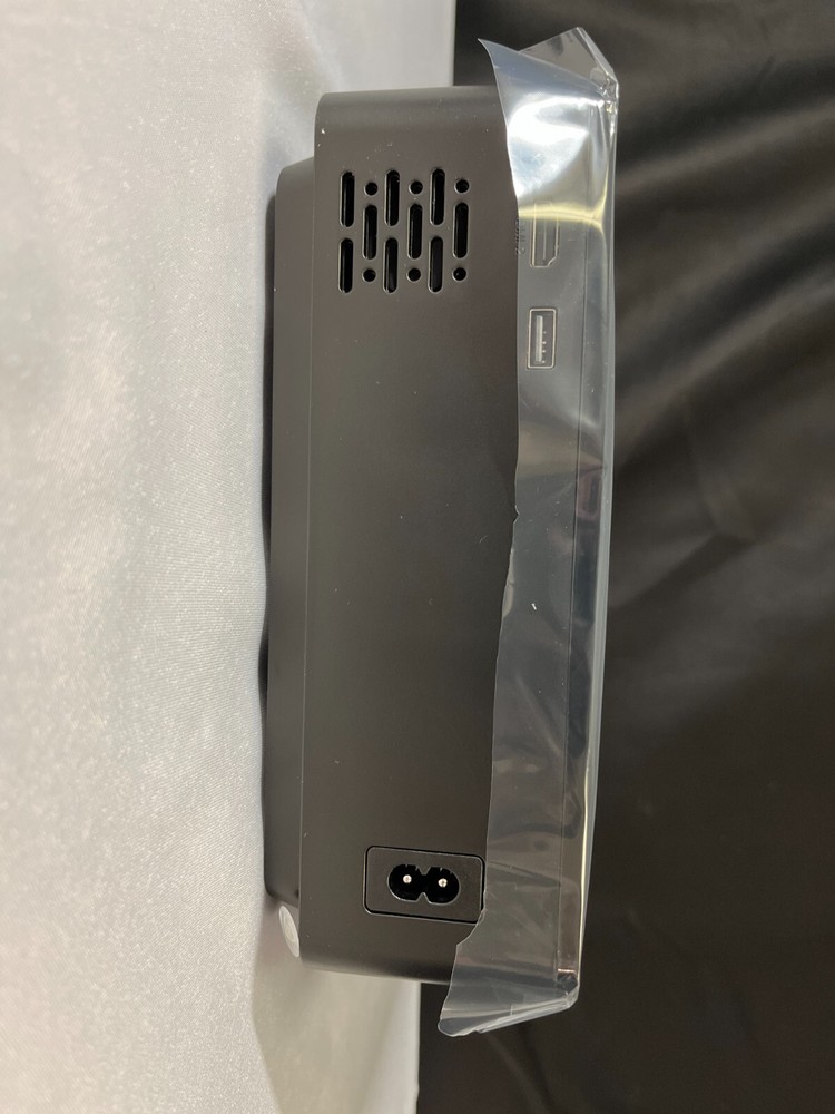 EGate E03i31 Black Silver Portable LED Projector With Remote Control