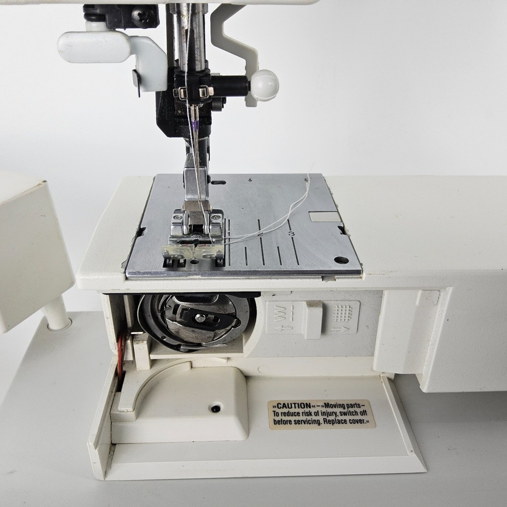 PFAFF Creative 7570 Sewing Embroidery Machine