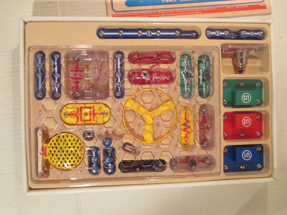 Snap Circuits Jr. SC100 Electronics Exploration Kit Over 100 Projects Complete