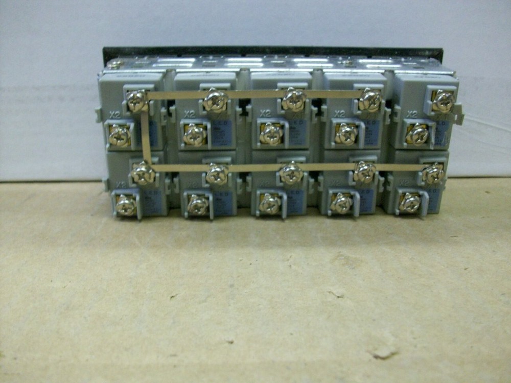 IDEC SLC 30N 10 LIGHT BAR DC24V