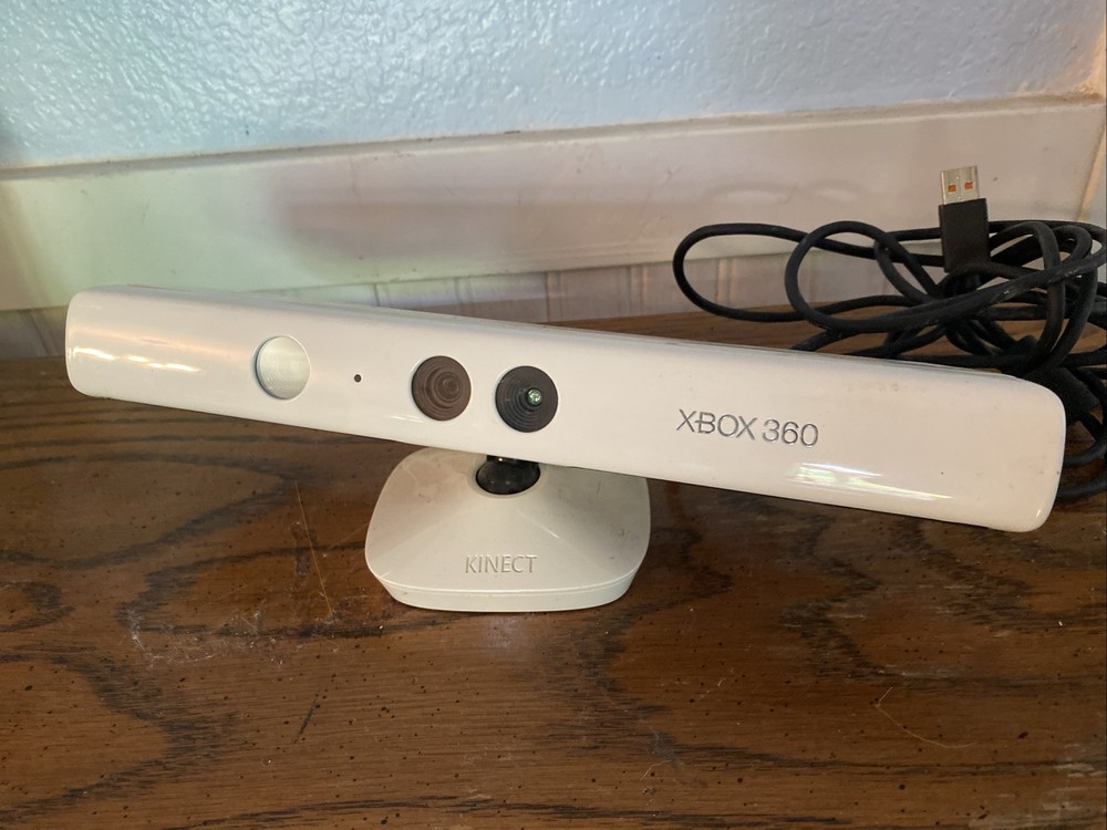 Microsoft XBox 360 Kinect Sensor 1414 White - BC123