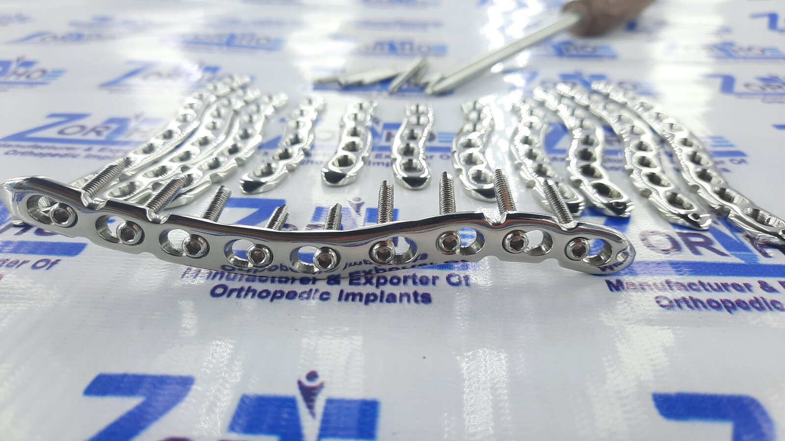 Anterior Clavicle Locking "S" 5-10 hole plate & 3.5mm LCP screws (114Pc) SS 316L