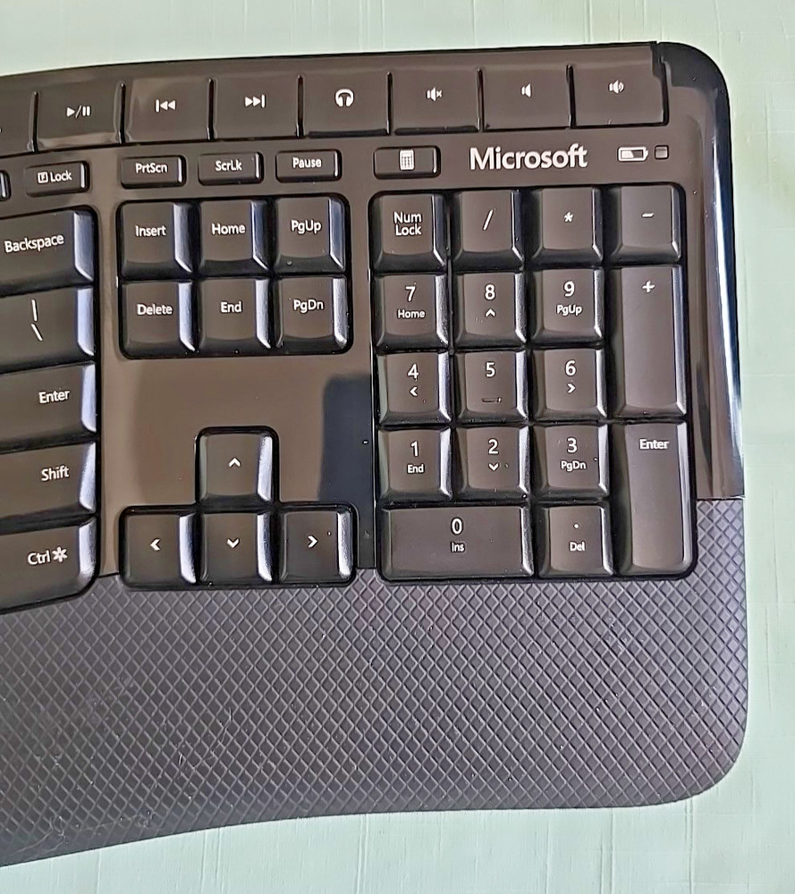 Microsoft Wireless Comfort 5000 Keyboard