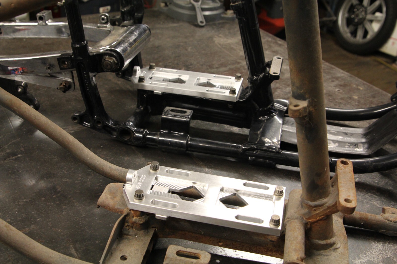 Old-Stf Centerline adjustable aluminum transmission plate - Harley 4 Speed