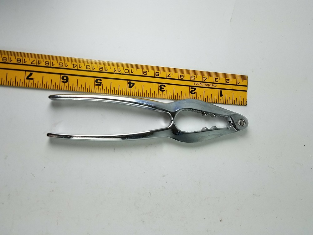 Metal Nut Cracker Sheller Walnut Convenient Plier