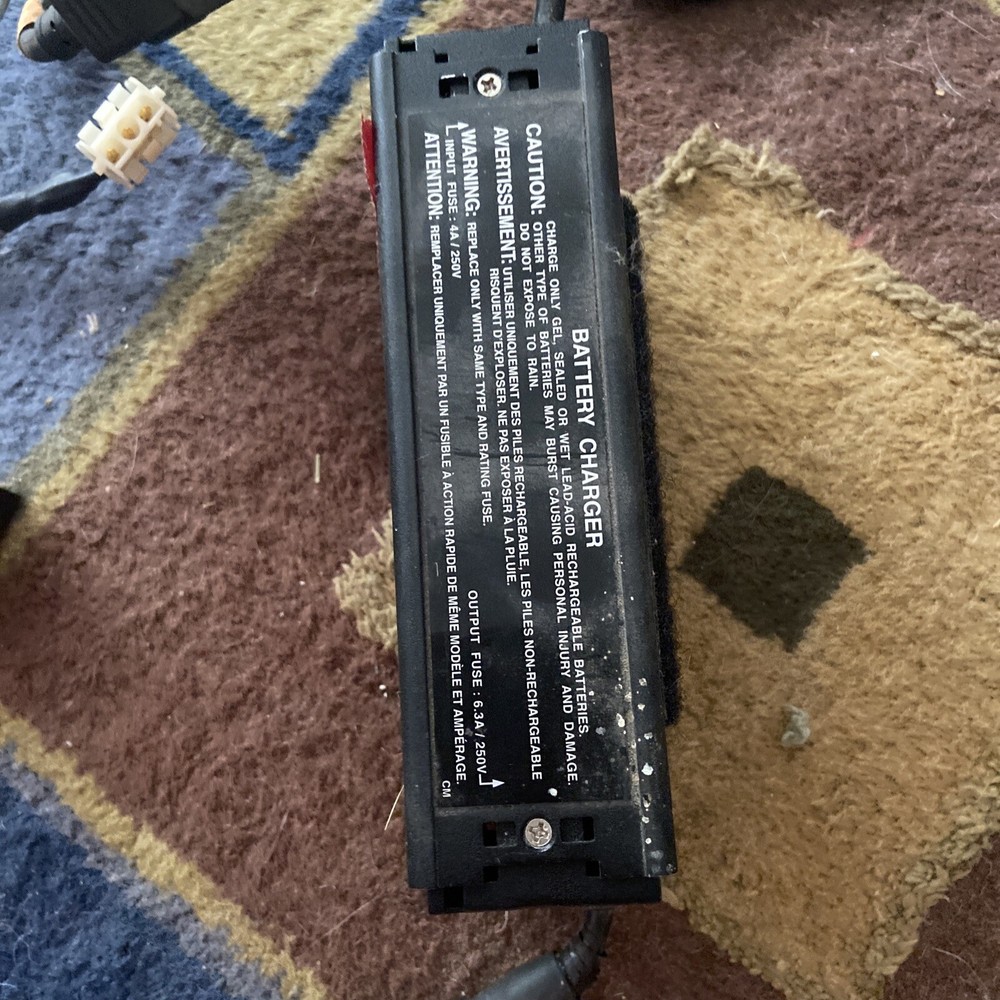 Charger Soneil 2408S-C1