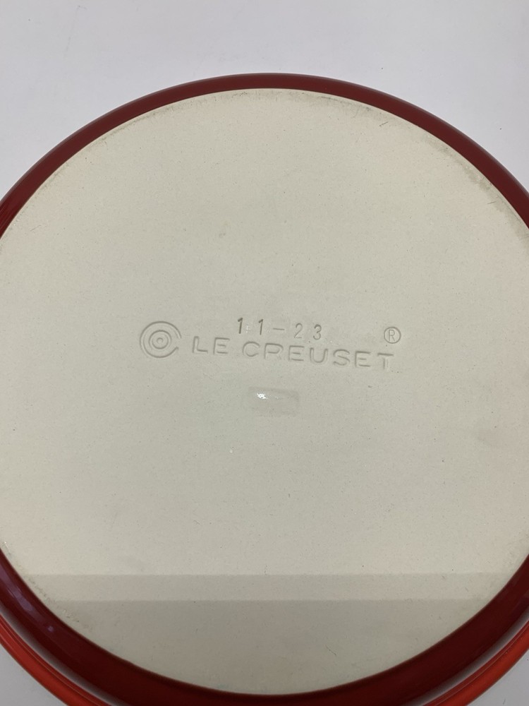 Le Creuset Stoneware Circle Baking Dish Red