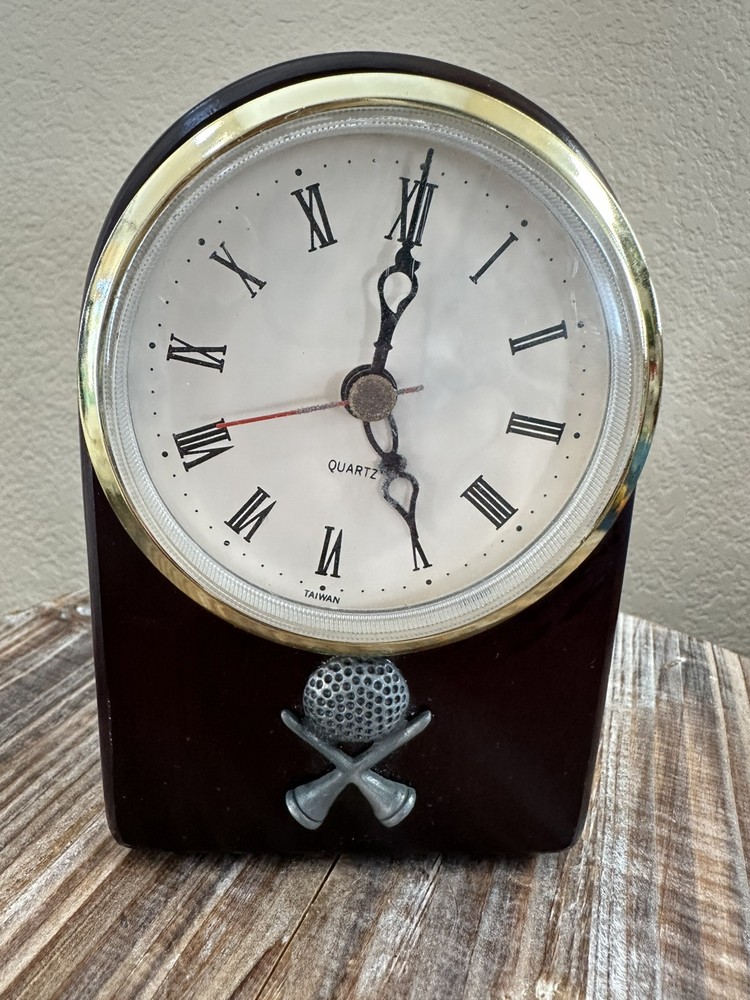 Golf Golfing Tees Theme Quartz Table Desk Clock