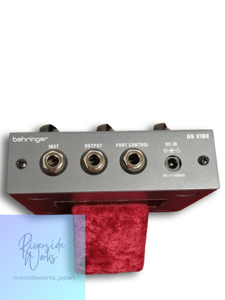 BEHRINGER 69VIBE Effects Pedal