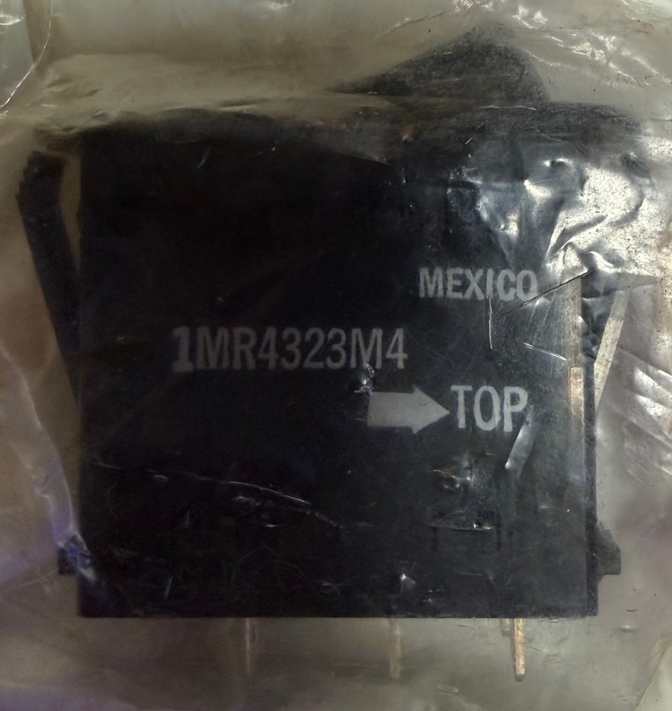 MACK Cabin Light Rocker Switch 1MR4323M4