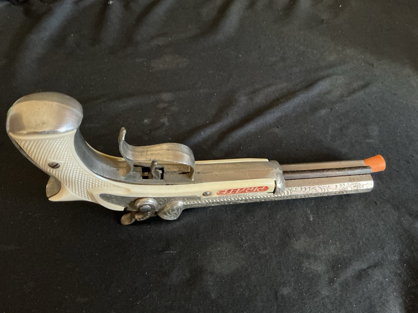 Hubley Double Barrel Pirate Gun / Working/1950