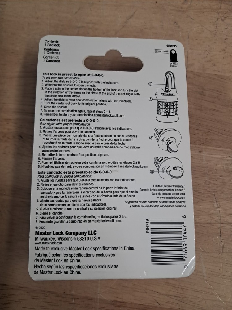 Master Lock 1535D | Customizable Combination Padlock New