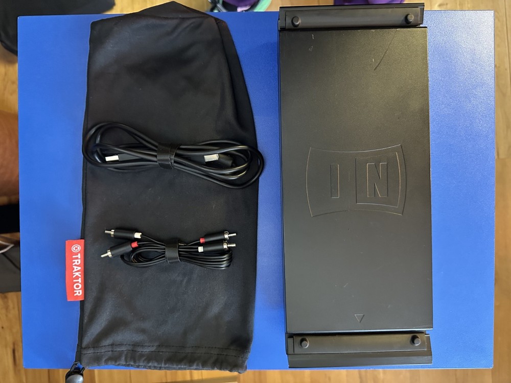 Native Instruments Traktor Kontrol Z1 DJ Mixing Interface