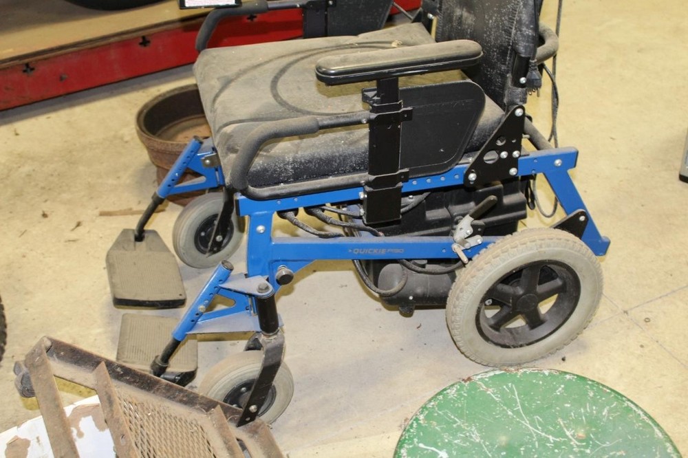 Quickie P 190 arm rests