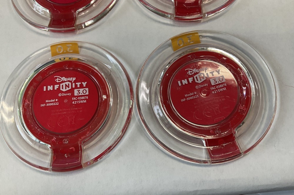 Disney Infinity Marvel Super Heroes Disc Holder Plus 12 Disc”s Read