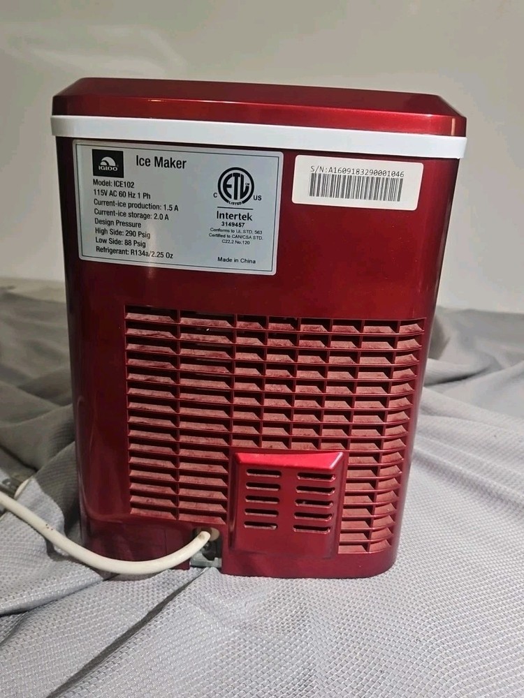 Igloo Portable Ice Cube Maker Model No. ICE102-RED