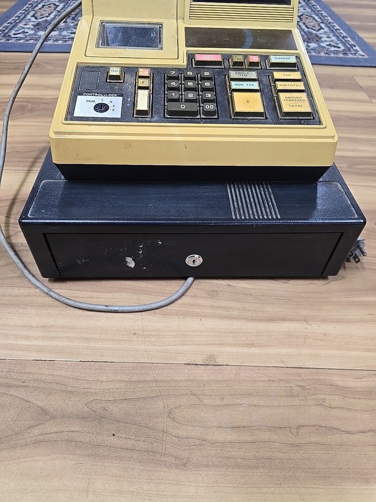 Royal ER 135 Cash Register Management System Functional No Keys