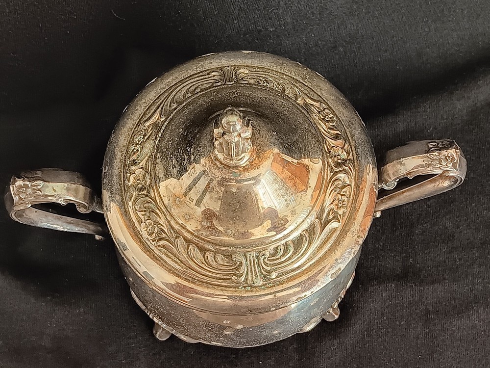 Vintage WM ROGERS Silver Plated Double Handle Sugar Bowl with Lid