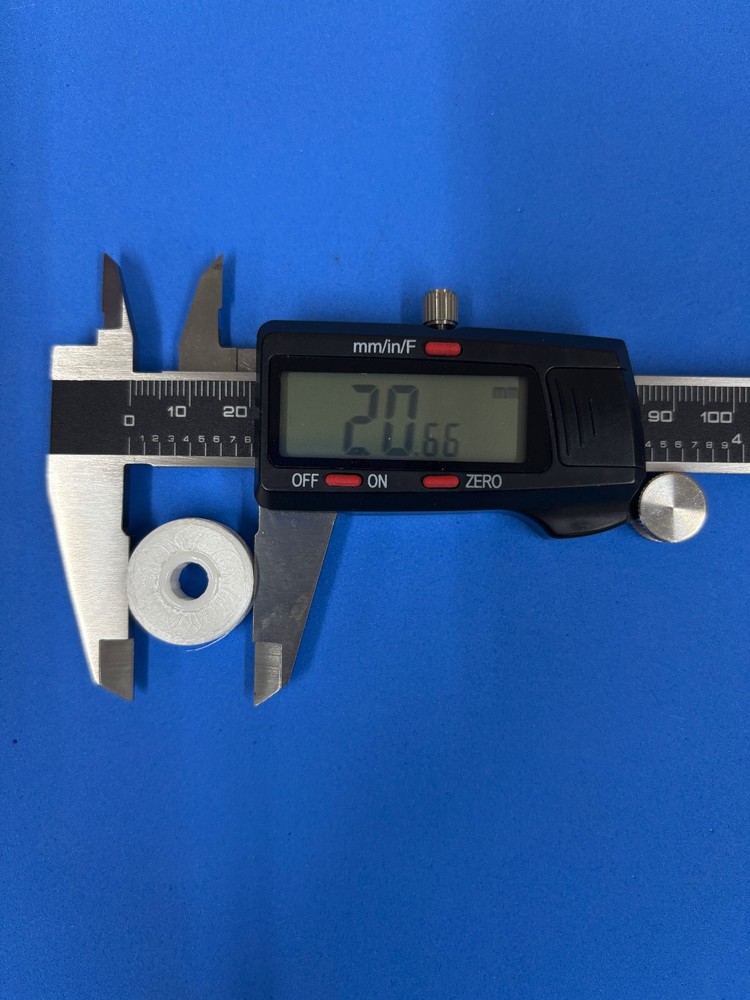 White Sideless Polyester Prewound Bobbin Thread, 144pcs, 145 yds, Size L,