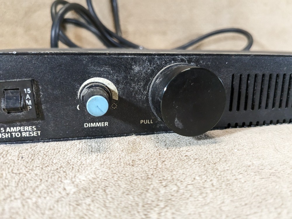 SAMSON POWERBRITE PB15 8-Outlet Power Conditioner AC Distribution System