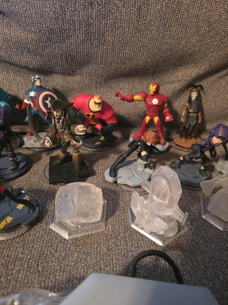 Disney Infinity Figure And Base Lot