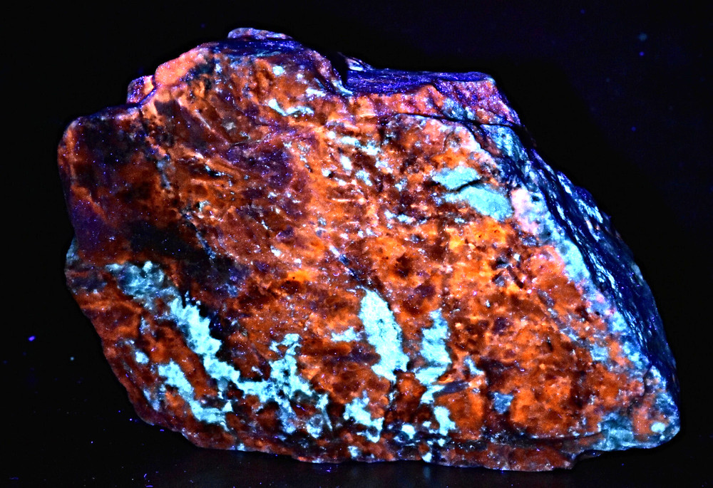 Fluorescent Color Change Hackmanite Specimen 422 Gram